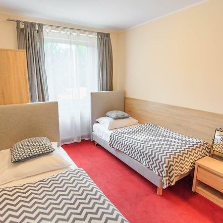 Botanik Hostel Познан Екстериор снимка